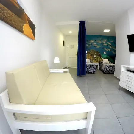 Juan Perez- * Las Palmas de Gran Canaria