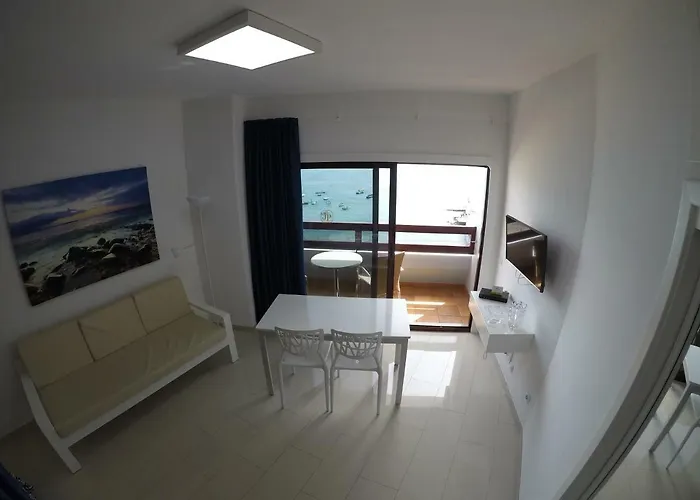 Juan Perez- * Las Palmas de Gran Canaria