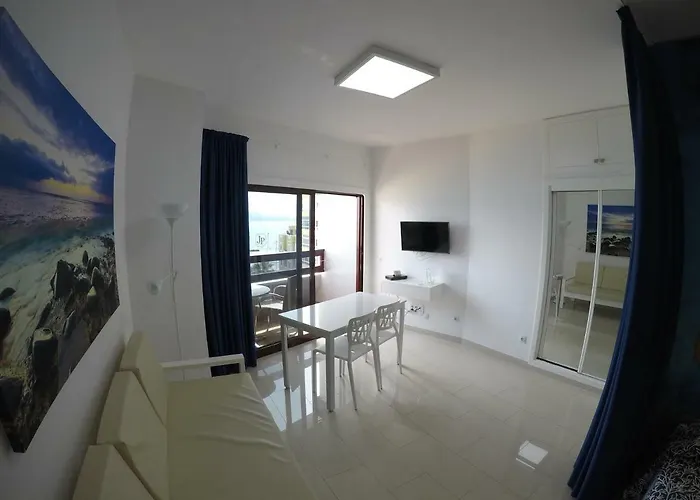 Juan Perez- * Las Palmas de Gran Canaria